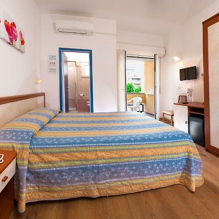Hotel Alba Serena Misano Adriatico Dış mekan fotoğraf