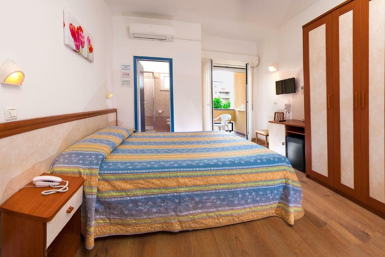 Hotel Alba Serena Misano Adriatico Dış mekan fotoğraf