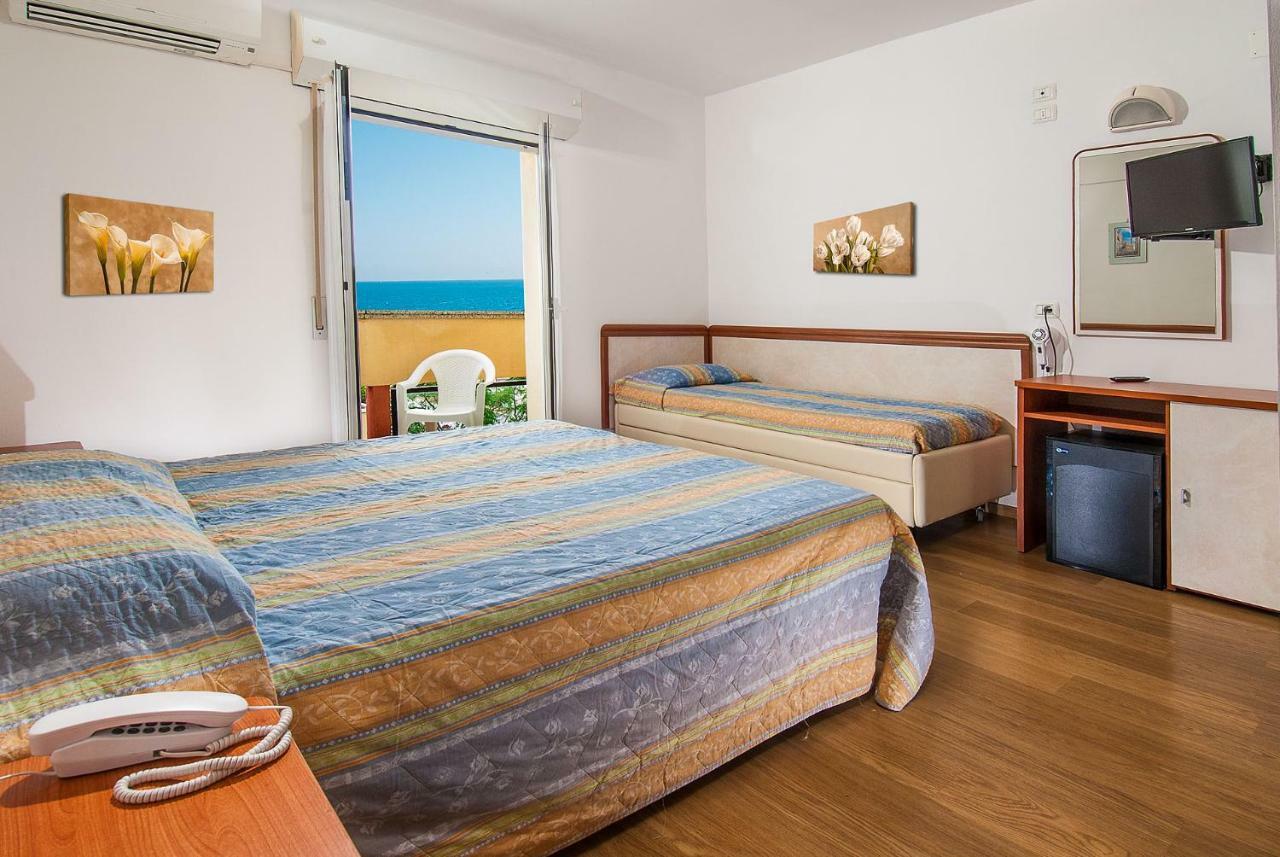 Hotel Alba Serena Misano Adriatico Dış mekan fotoğraf